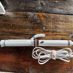 T3 Twirl 1 ¼ Inch Curling Iron - White